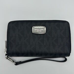 Michael Kors MK Signature‎ Jet Set Wallet Wristlet - Black